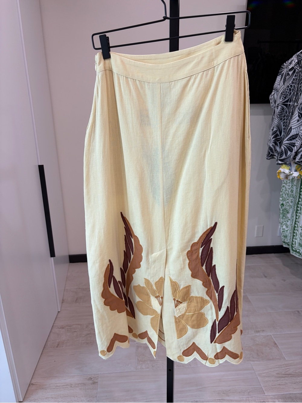 Farm Rio: SUMMER CUTWORK
SAND SKIRT - Picture 9 of 15